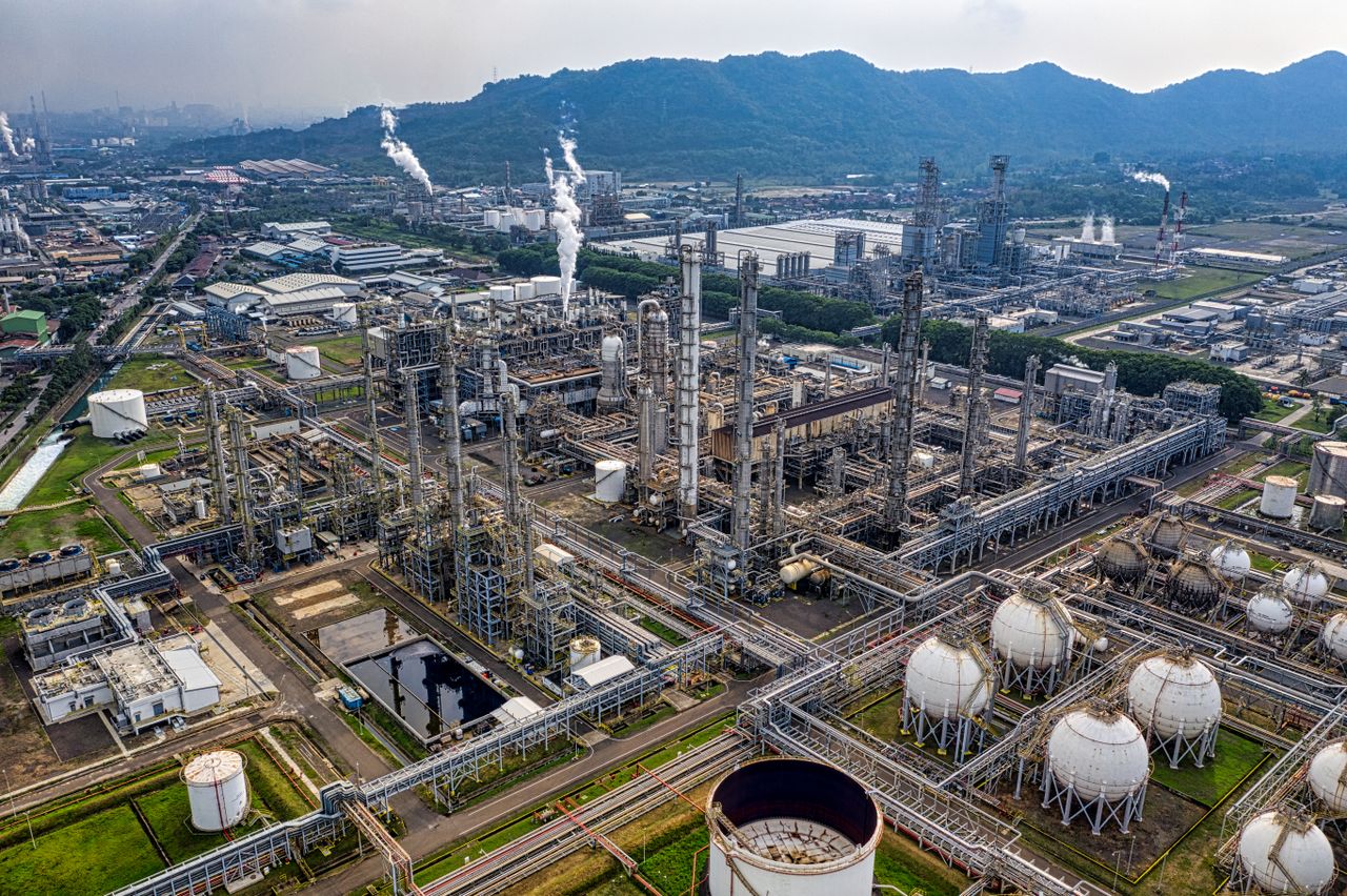 Oil, Gas & Petrochemical by rustle